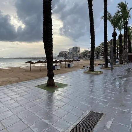 En Acogedor A 200 Metros La Playa Wifi * Torrevieja